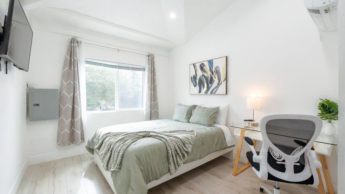 Fairview Apartment | Charming studio with WiFi and AC In Hayward