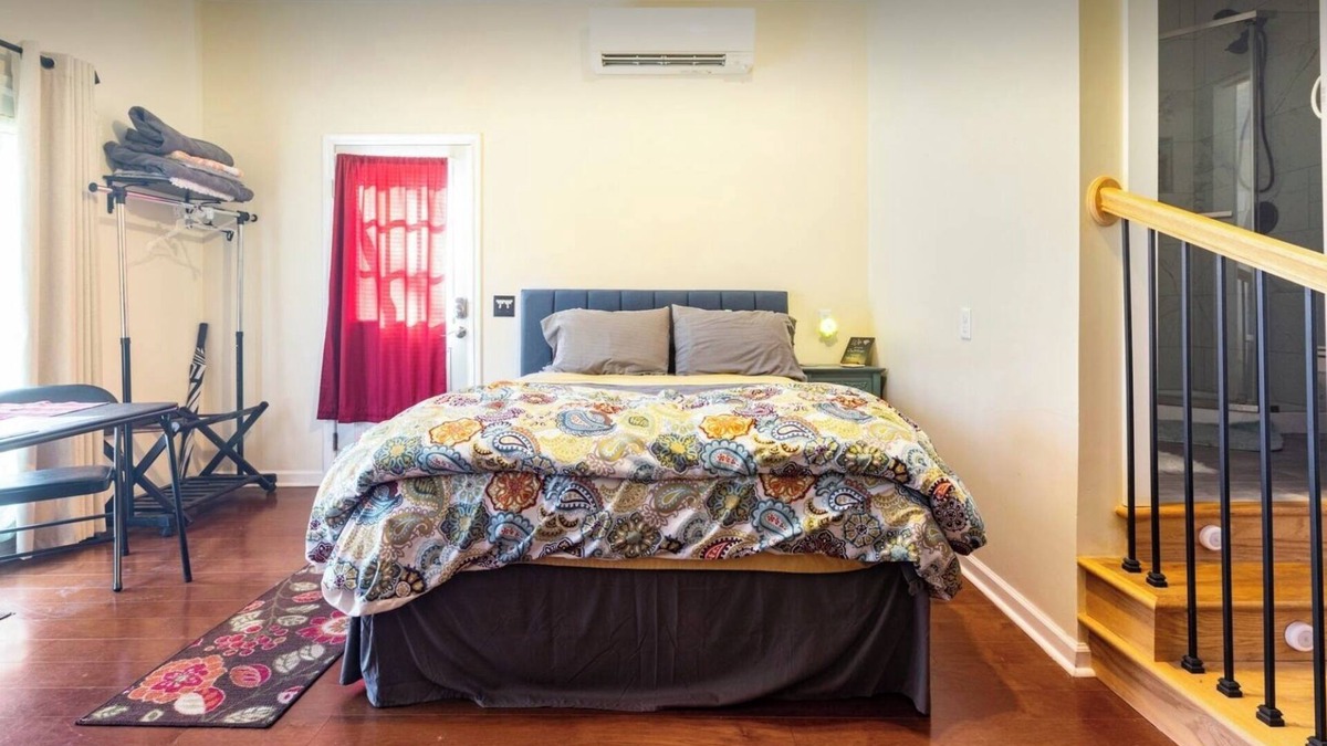 Skyland Apartment | Charming studio with WiFi and AC near Asheville airport