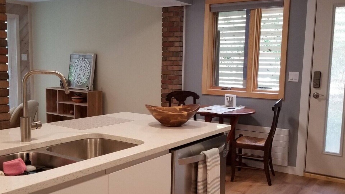 Ithaca House | Charming, stunning beautiful Apartment https:/players.cupix.com/p/1b0E82F5!