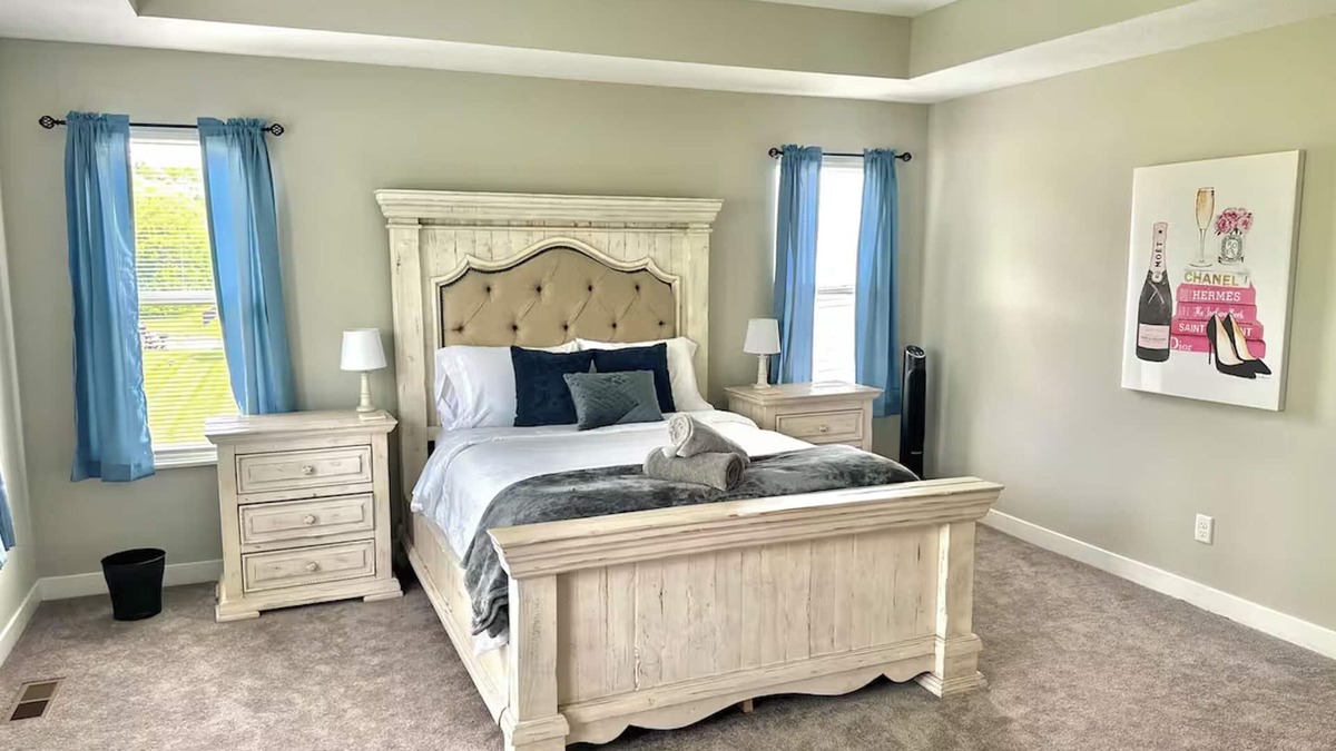 Maxwell Bed & Breakfast | Charming Suite in a Spacious Shared Home in Fishers – Utilities included