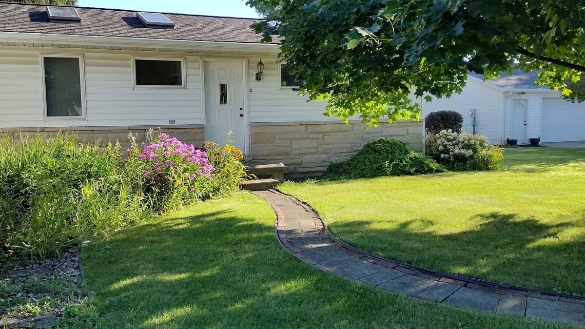 Marion House | Charming suite in Marion IN, right next to Indiana Wesleyan University