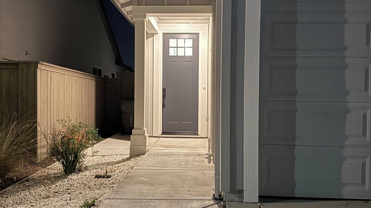 Roseville House | Charming super clean 1-bedroom house with WiFi heat and AC in tranquil Roseville