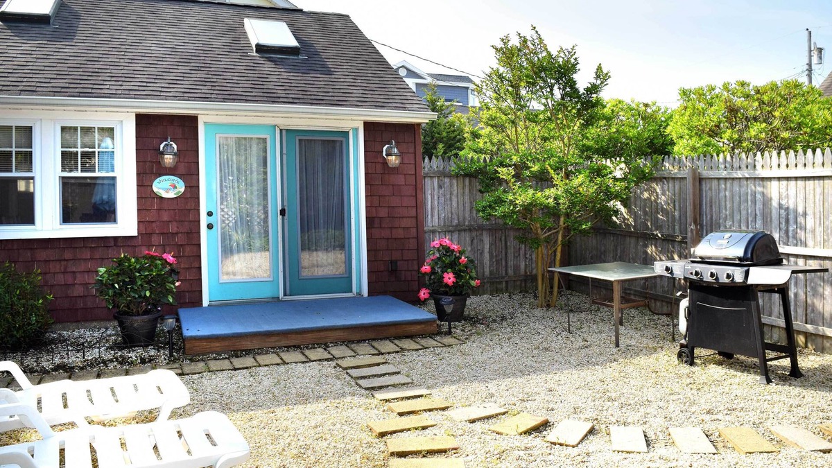 Surf City Cottage | Charming Surf City Cottage - Steps to Beach & Bay!