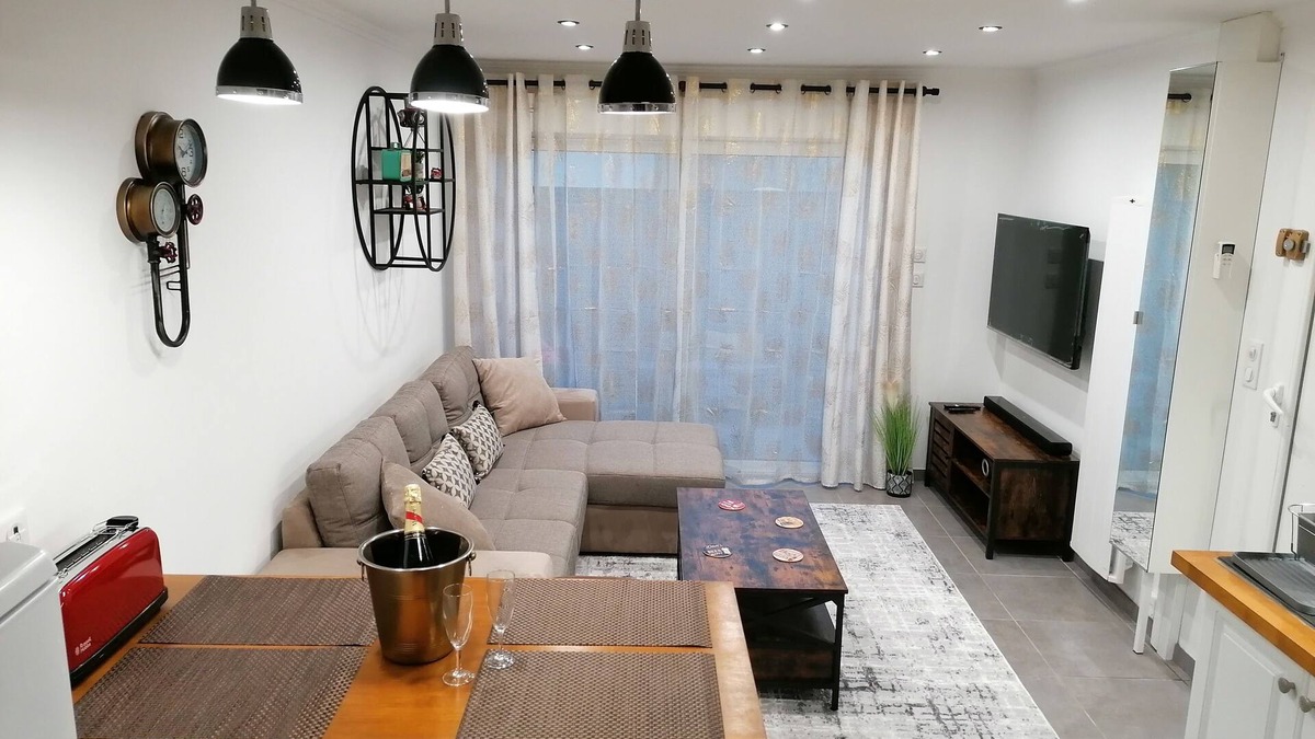 Laveyron Apartment | Charming T2 apartment in villa with spa