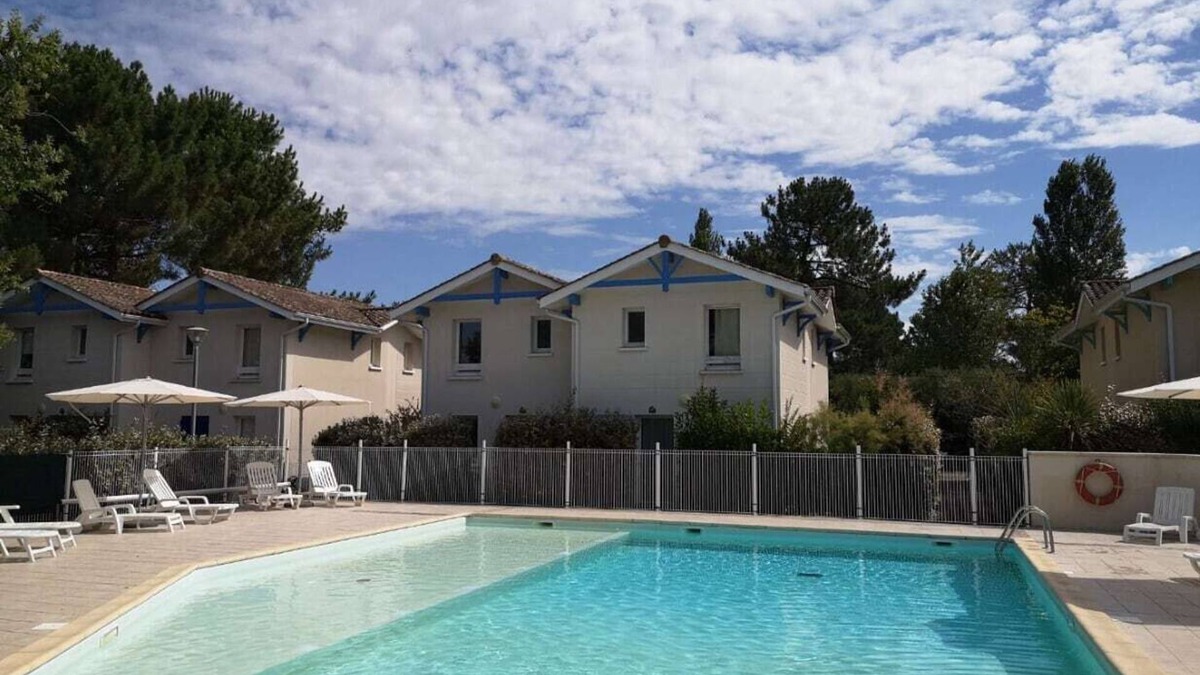 Le Verdon-sur-Mer House | Charming T3 House in Residence with Swimming Pool