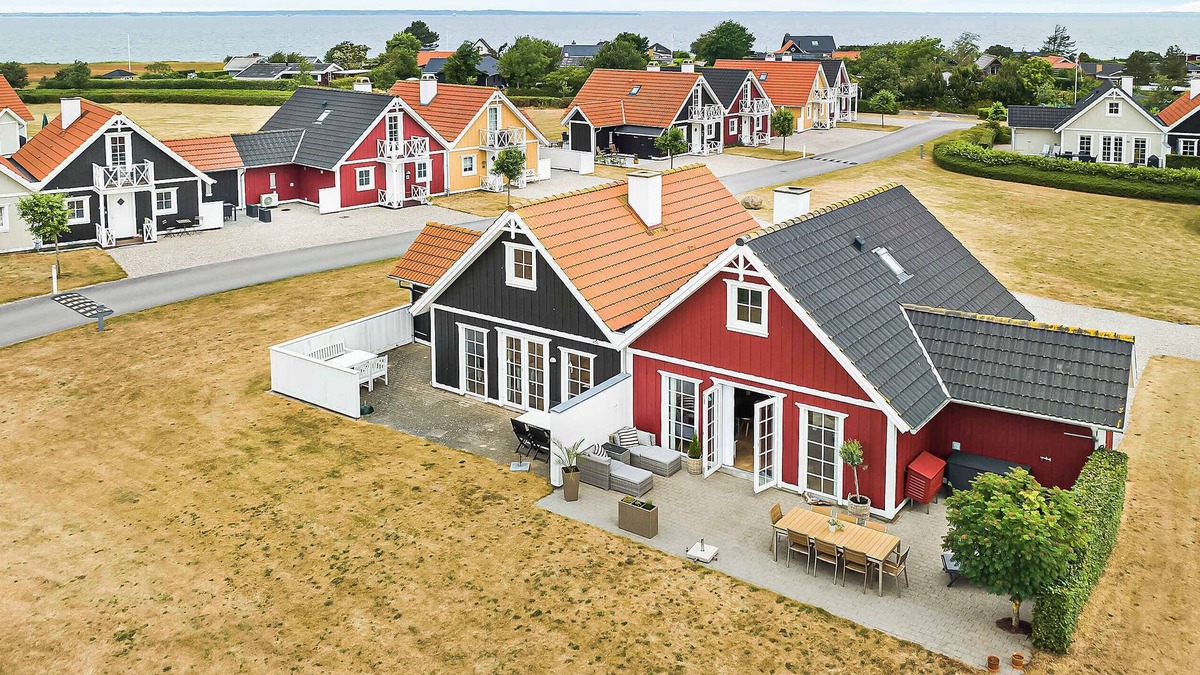 Middelfart House | Charming terraced house by the beach and forest