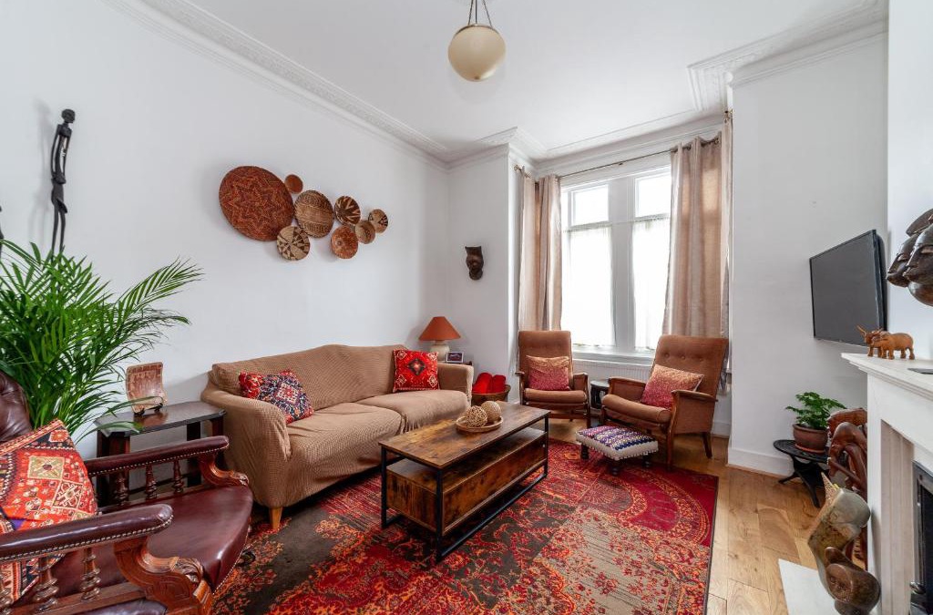 Lee Green Apartment | Charming Terraced 3BR House, 5 min Hither Green St