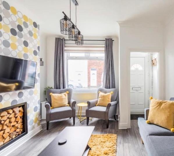 Hoylake House | Charming Terraced House in Central Hoylake