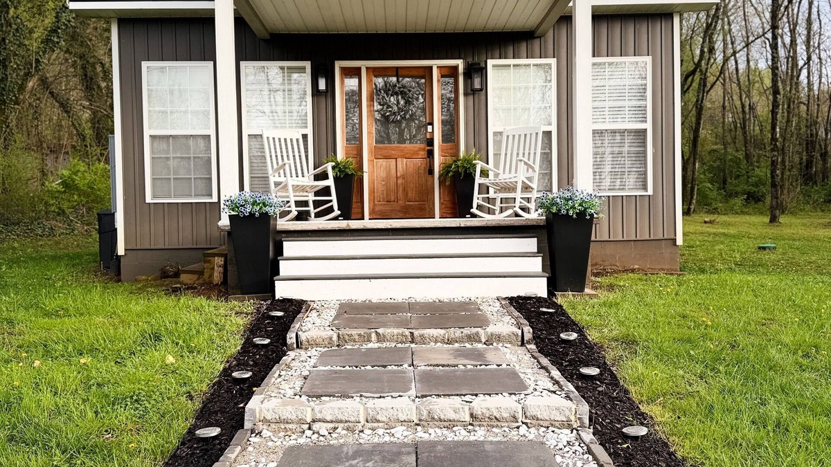 Sweetwater House | Charming Tiny Home in Sweetwater