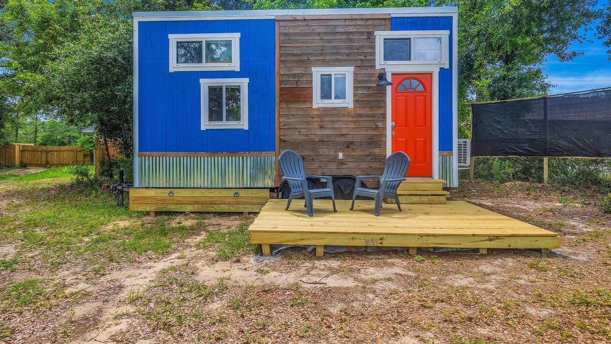 Northwest Pensacola Cabin | Charming Tiny House Retreat in Pensacola - Relax, Explore, Enjoy!