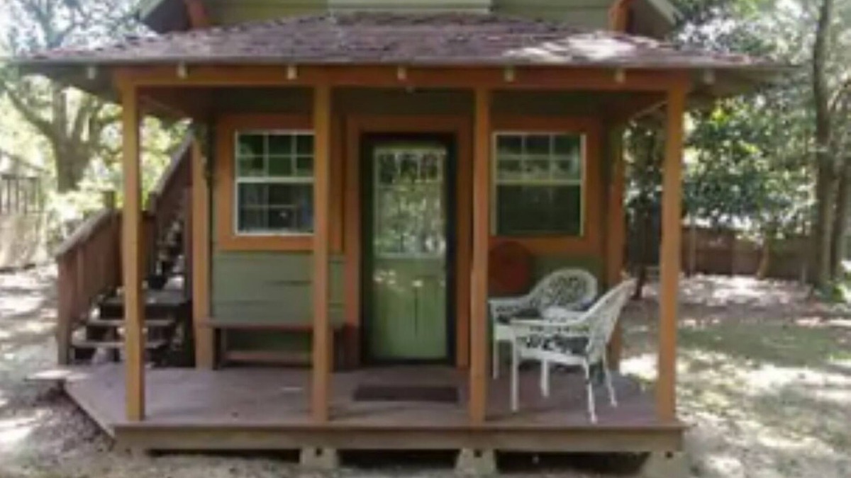 Poplarville House | Charming Tiny House in the Country
