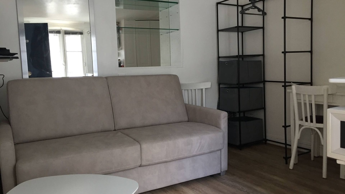 Quartier de la Porte-Saint-Denis Apartment | Charming tiny studio in center of Paris