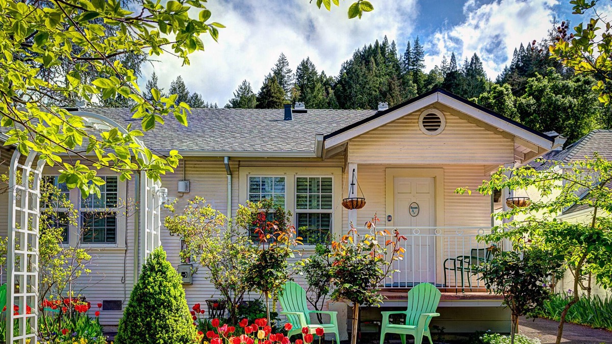 Calistoga Cottage | Charming Town Cottage in the Heart of Wine Country