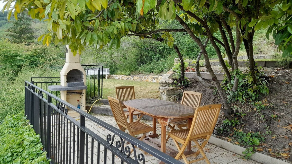 Le Bugue House | Charming Town House + Terraced Garden behind with fine views