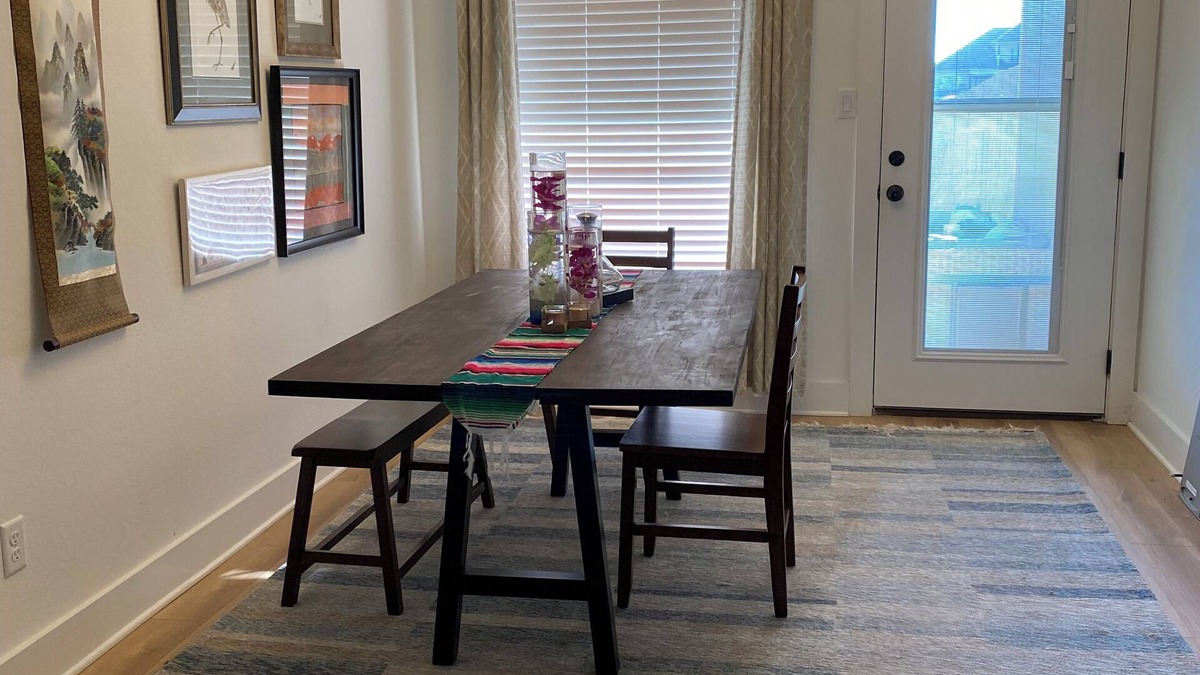 College Station House | Charming townhome. 3-bdrm, 2.5 bath with pool. 10 minutes to Kyle Field.