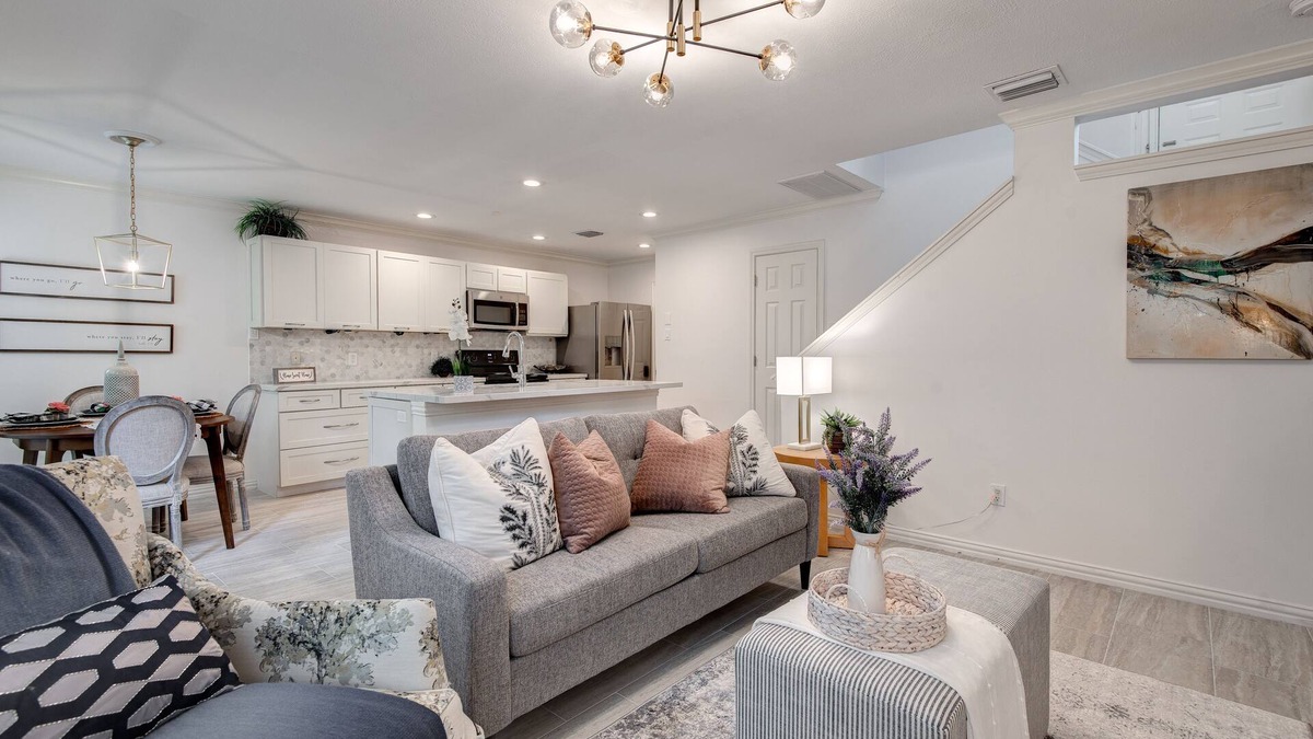 Alden Bridge House | Charming Townhome, 3 beds, 2.1 baths, 2 car garage