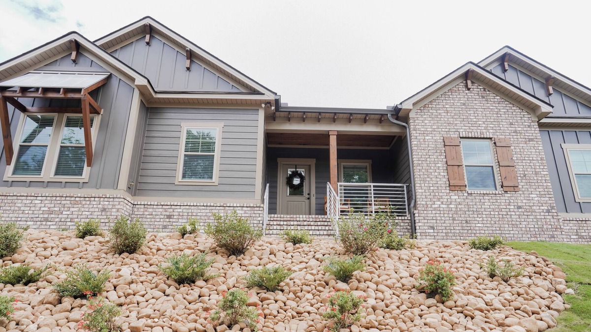 Lincolnton House | Charming townhome Lincolnton - perfect for fishing tournaments or lake getaway!