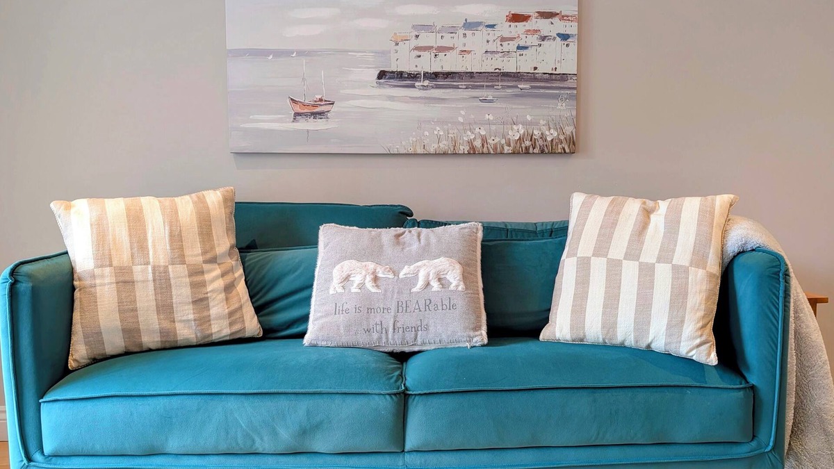 Offerton House | Charming Townhome Retreat – Close to Manchester