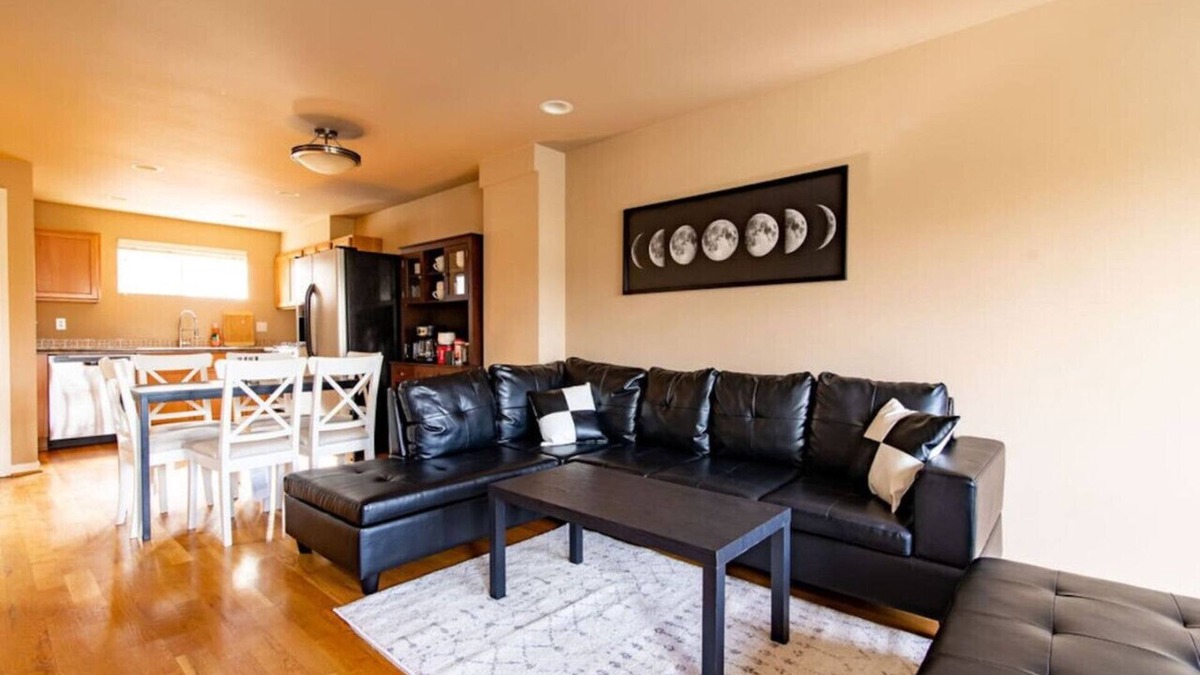 Greenwood House | Charming Townhome Walk to Food & Shops, EV Charger