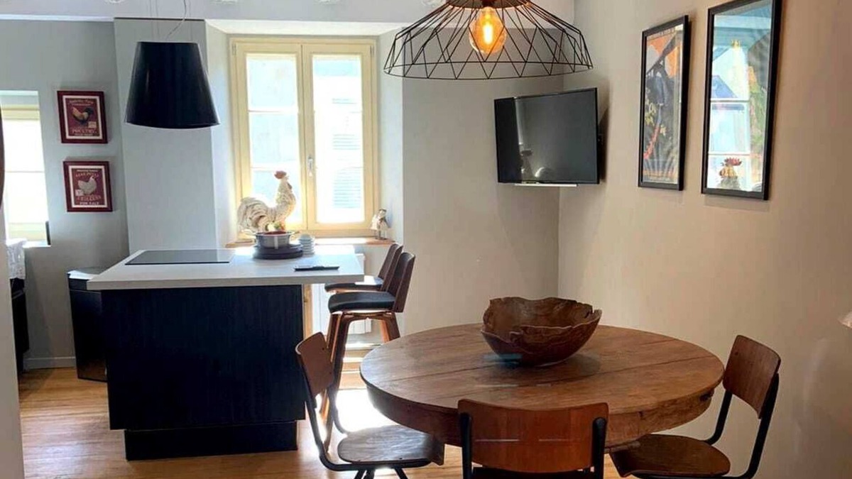 Chaudes-Aigues House | Charming townhouse with home cinema and whirlpool bath