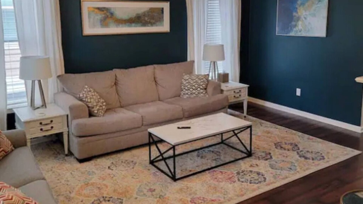 Mann House | Charming Townhouse Near Downtown Iowa City