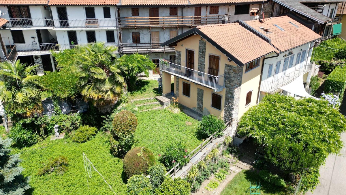 Ameno Cottage | Charming traditional Ameno cottage with private garden, balcony & AC