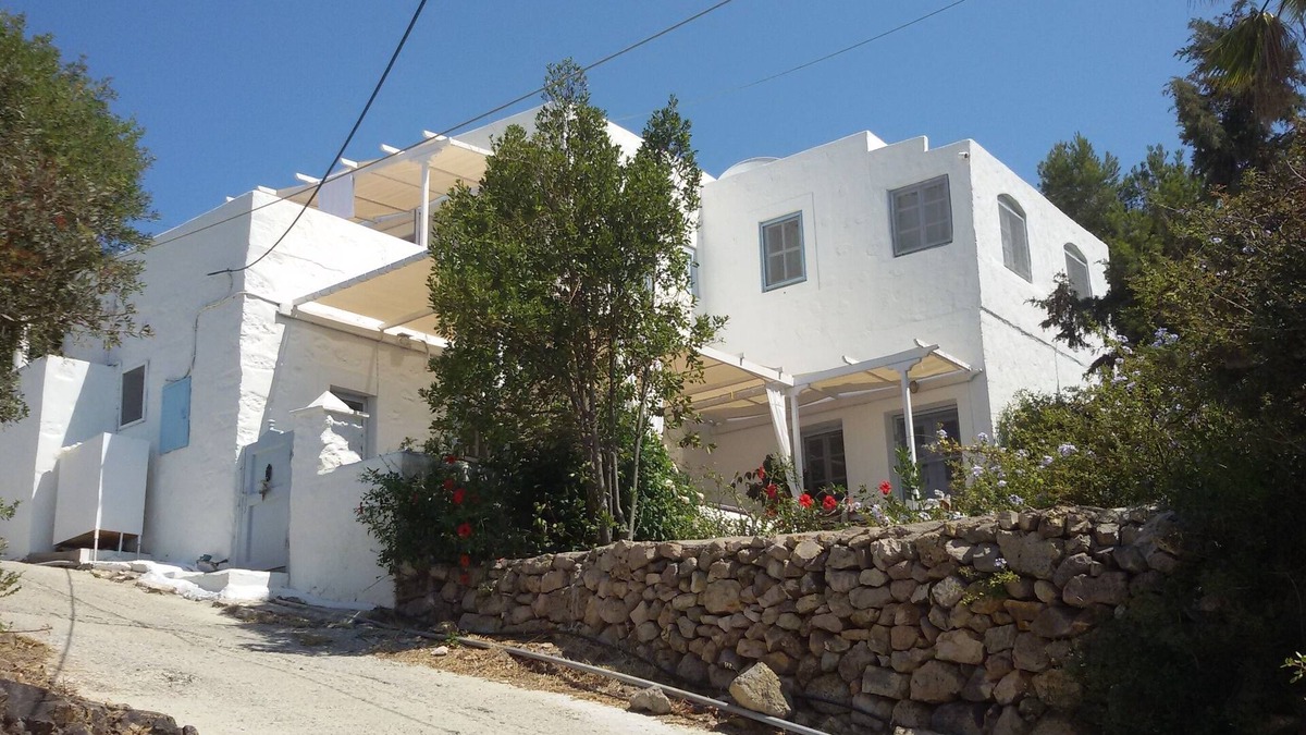 Kampos Villa | charming traditional villa eot 1325