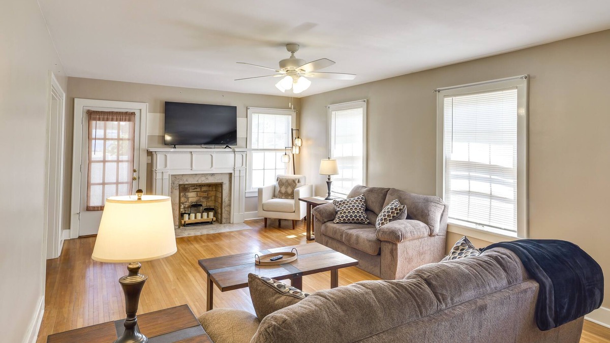 Tullahoma House | Charming Tullahoma Stay w/Great Walkable Location