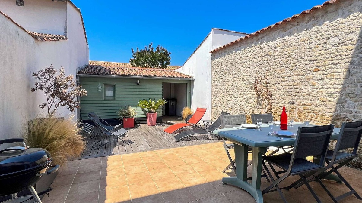 Le Bois-Plage-en-Re House | Charming two-storey village house with courtyard