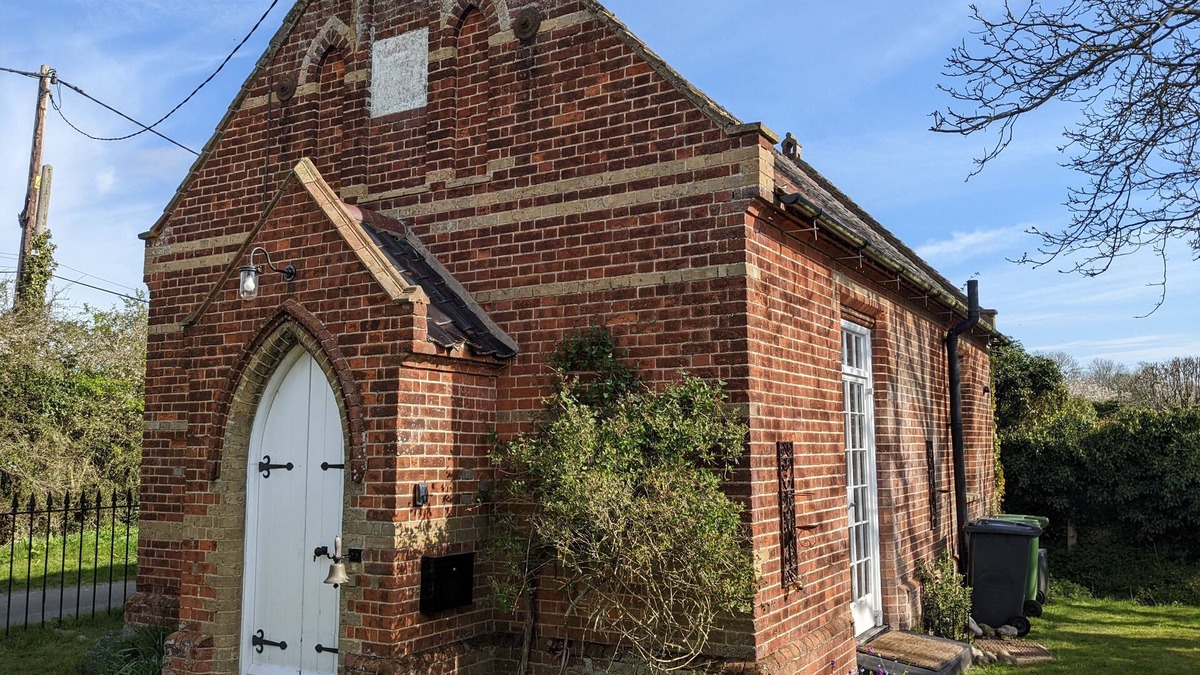 Sharrington Cottage | Charming two bedroom converted Chapel