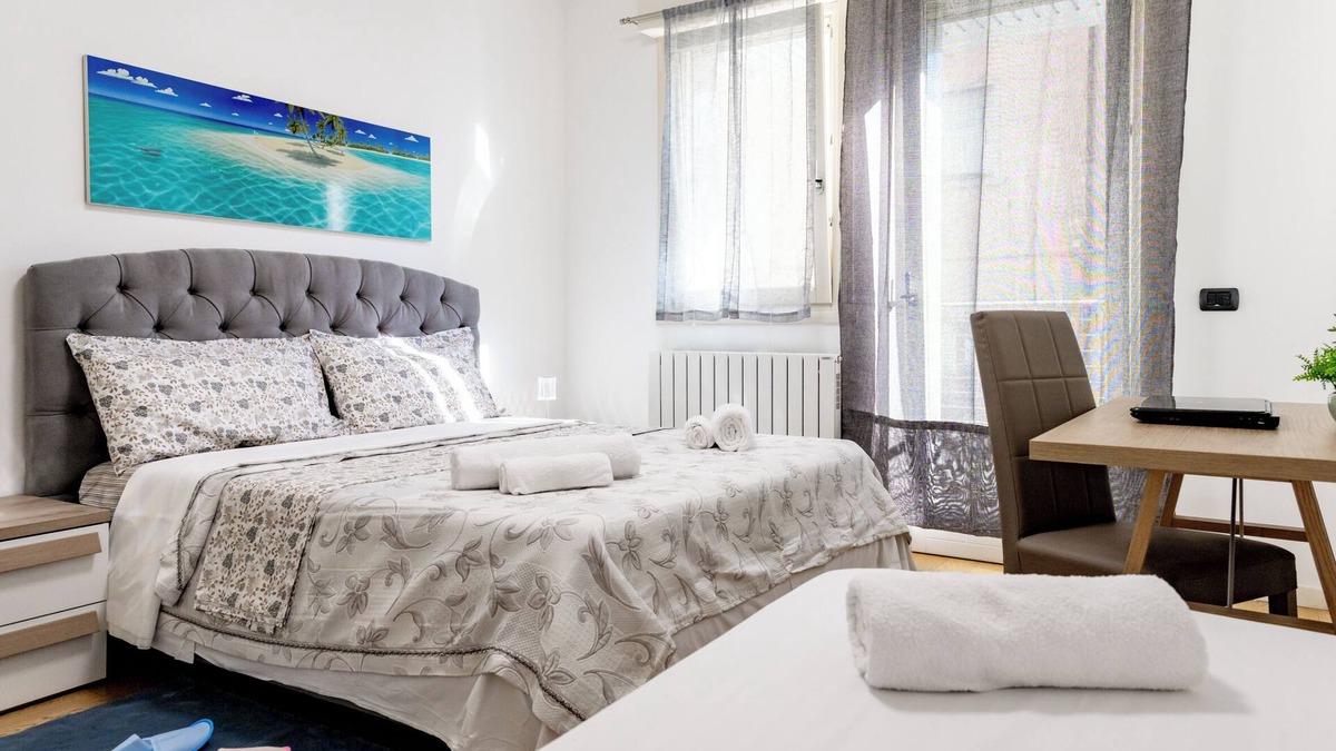 Marghera Apartment | Charming Two Bedroom Apartment