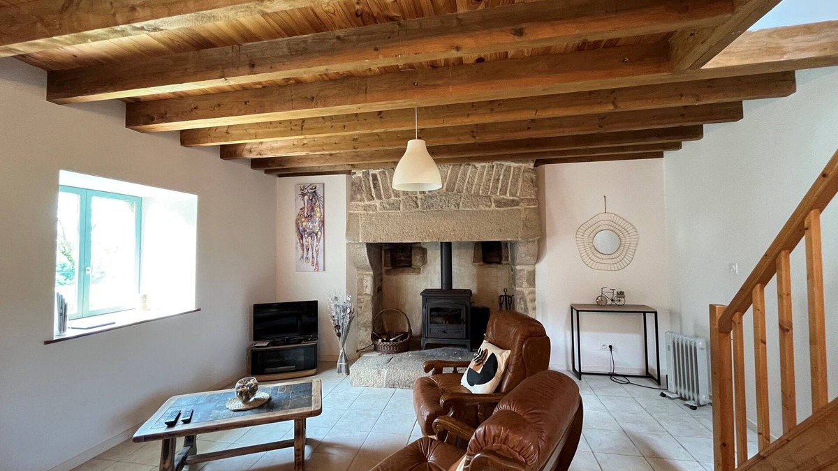Ploerdut House | Charming typical house in a green setting Heated indoor swimming pool