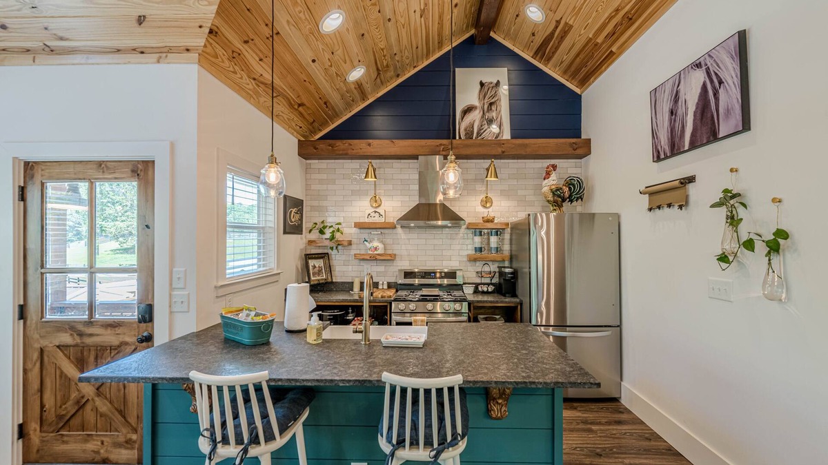 Tate House | Charming Unique Stay surrounded by nature and horses!