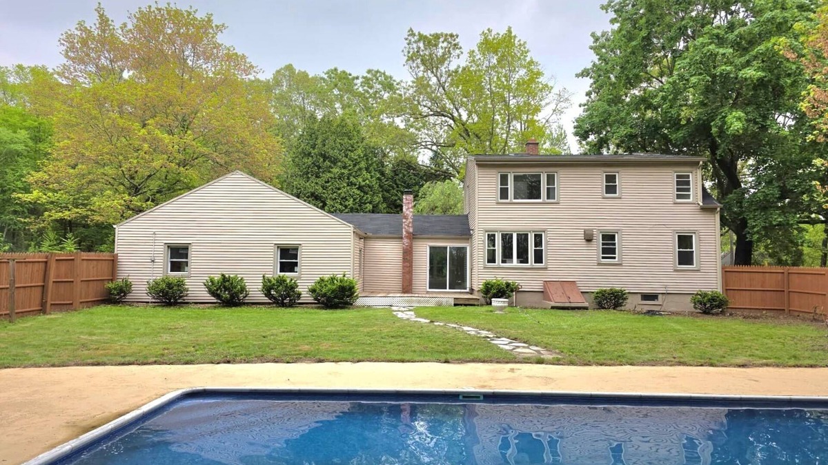 Wilbraham House | Charming updated 4-bedroom house with AC, WiFi in quaint, quiet Wilbraham