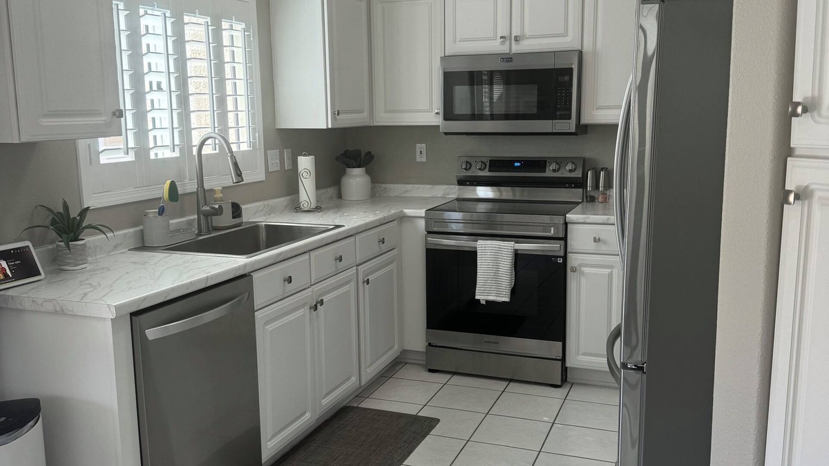 Sun City West House | Charming updated-2 bedroom house in fabulous Sun City West with WiFi, AC