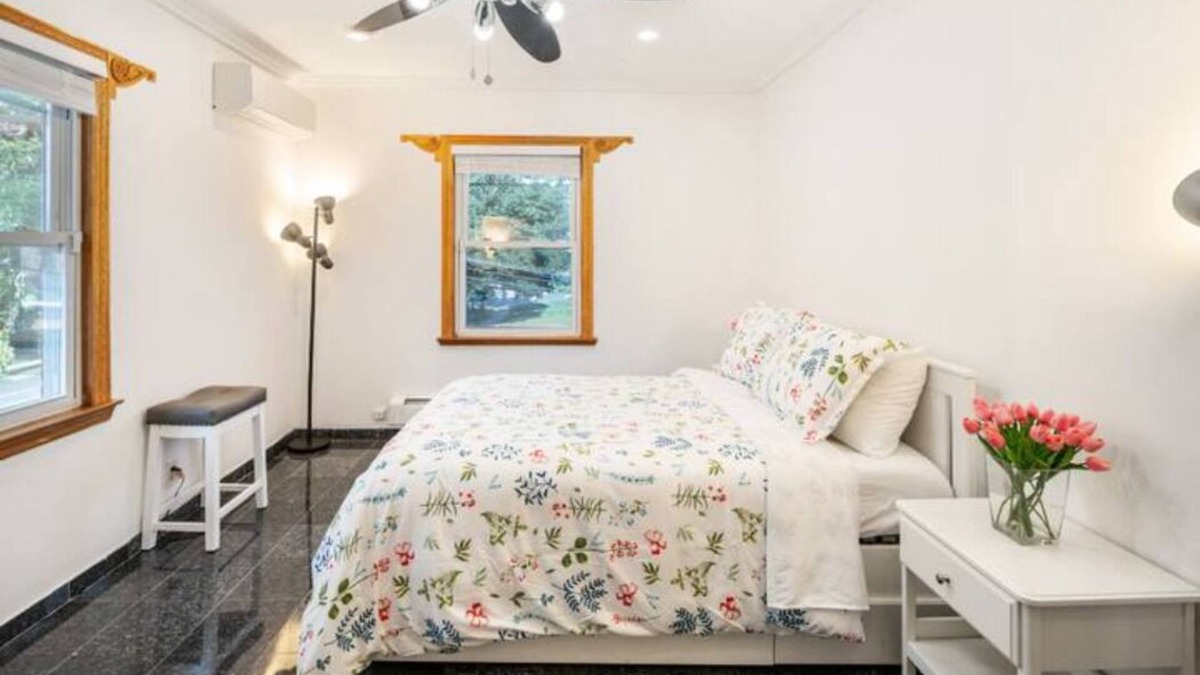 Queens House | ★Charming Urban Getaway for NYC vacation ★