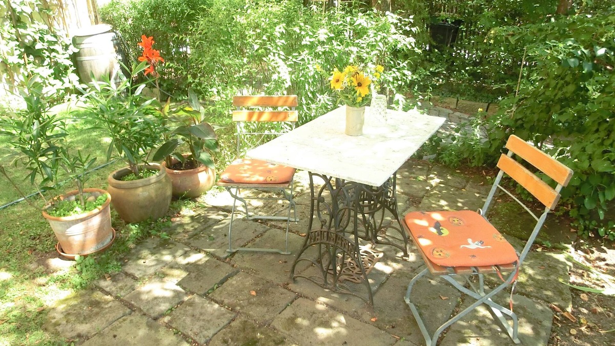 Dresden Apartment | Charming vacation apartment, relaxing in the middle of greenery in the beautiful Elbe valley