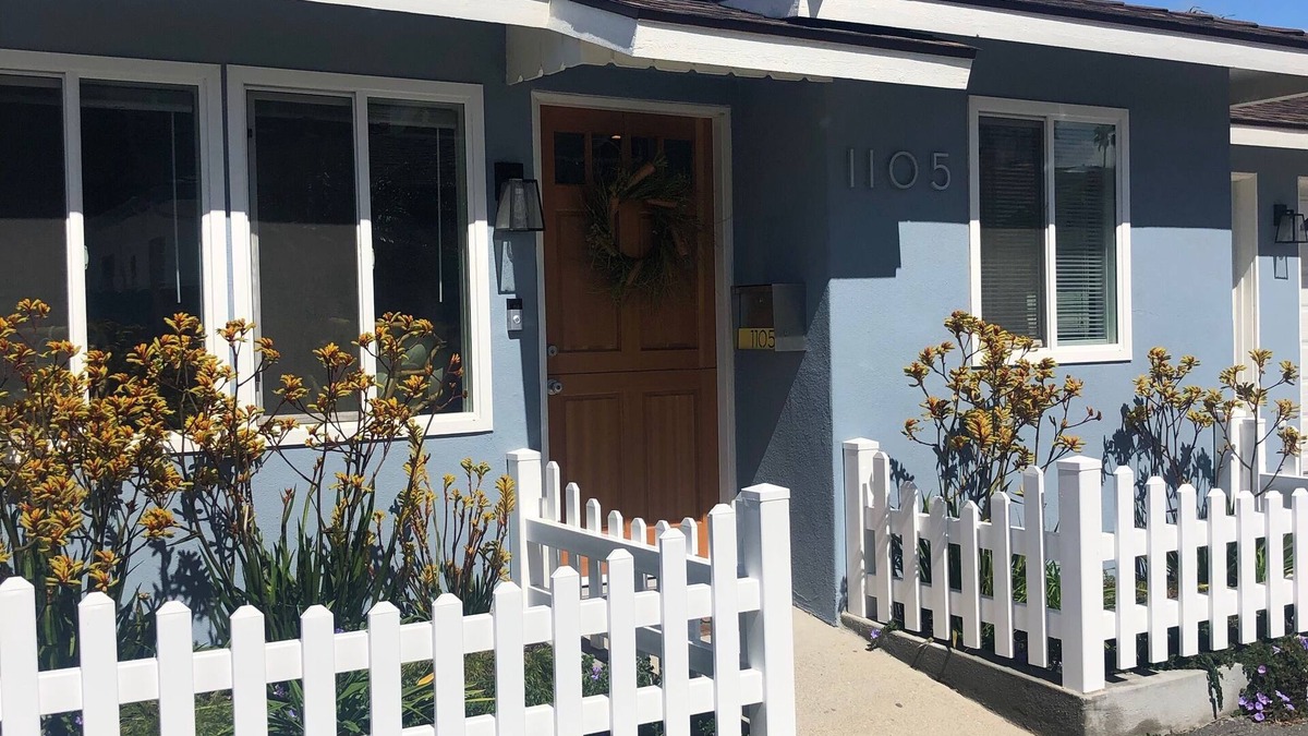 Pierpont Bay Cottage | Charming Ventura Beach Bungalow on Prime Beach Lane in Pierpont by the Sea