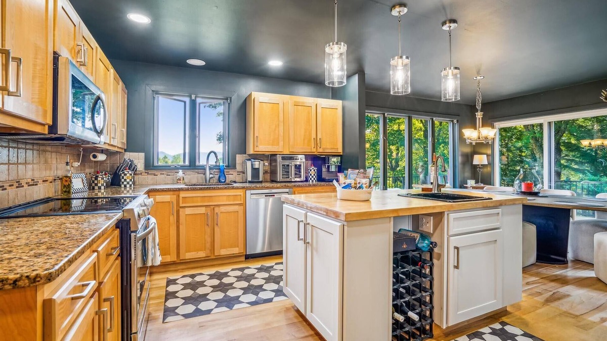 Chittenden House | Charming Vermont Retreat: Unique 4-Bedroom Home