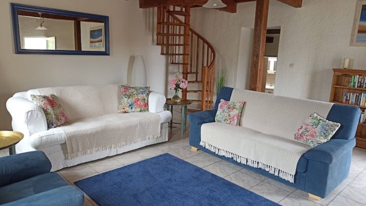 Saint-Thomas-de-Conac Cottage | Charming Village Cottage with Private Pool