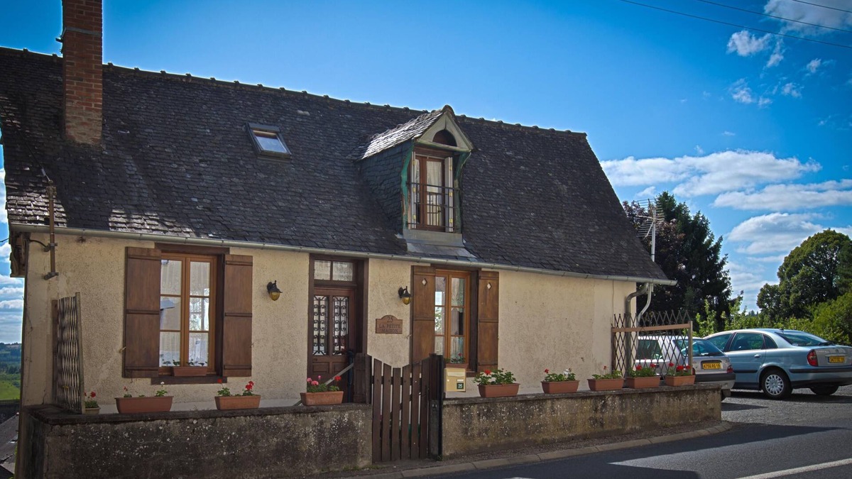 Voutezac House | Charming Vignols Hideaway