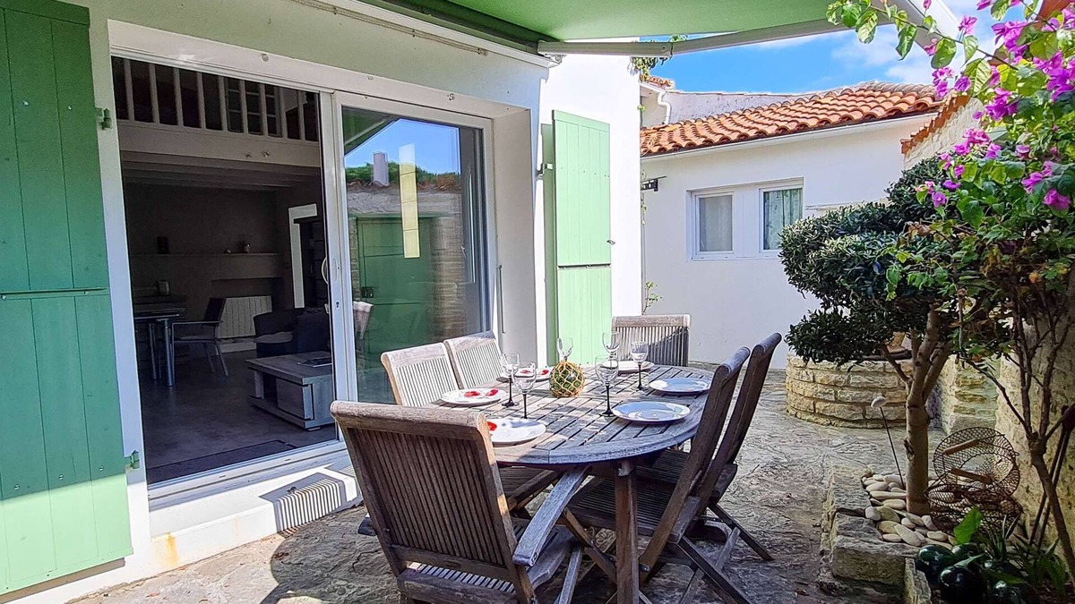La Couarde-sur-Mer House | Charming villa in the heart of Village with yard