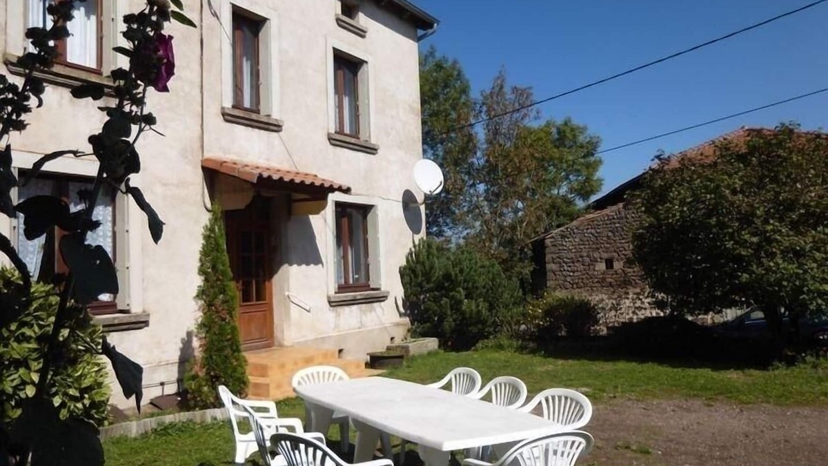 Solignac-sur-Loire Cottage | Charming Village Retreat Near Loire Gorges: Spacious Home, Garden, & Nearby Attractions