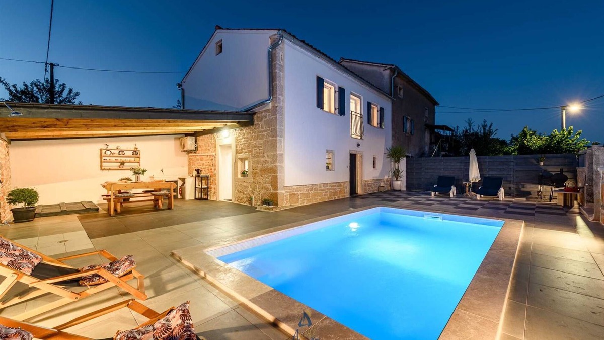 Muntrilj Villa | Charming Villa Casa E&J with Private Pool for up to 4 Guests