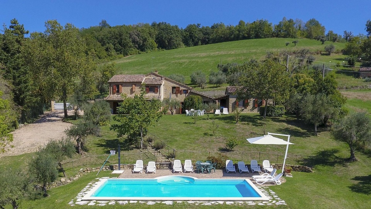 Gualdo House | Charming Villa in Marche, private pool and fantastic landscape