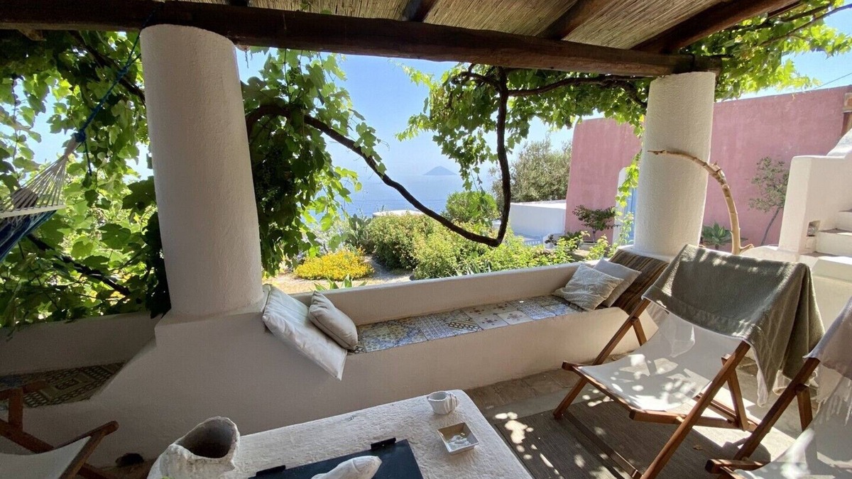 Malfa Villa | Charming villa in SALINA Capo Faro- dream sunset -