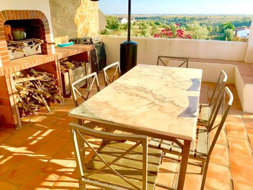 Pedrogao Villa | Charming villa in Casais de São Brás