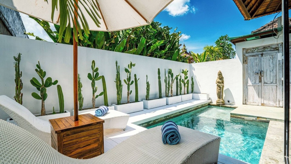 Padonan Villa | Charming Villa Sunflower with private Pool -Canggu