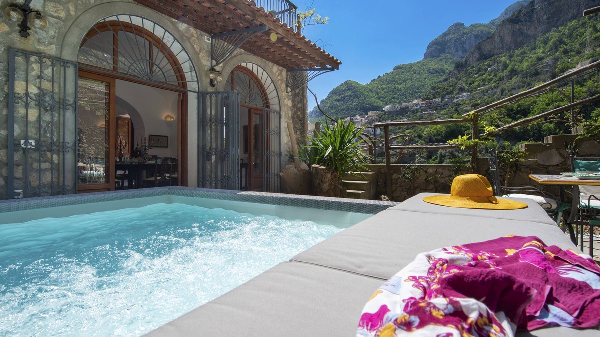 Liparlati Villa | Charming villa the two sisters