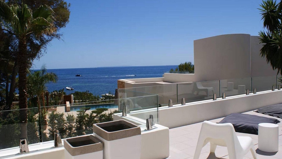 S'Argamassa Villa | Charming villa with sea views